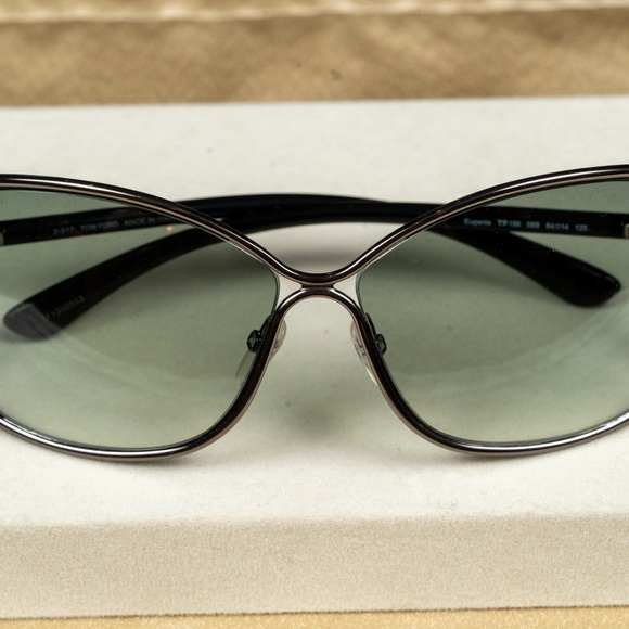 Tom Ford Sunglasses - Eugenia Square with Blue Gradient Lens - Picture 1 of 6